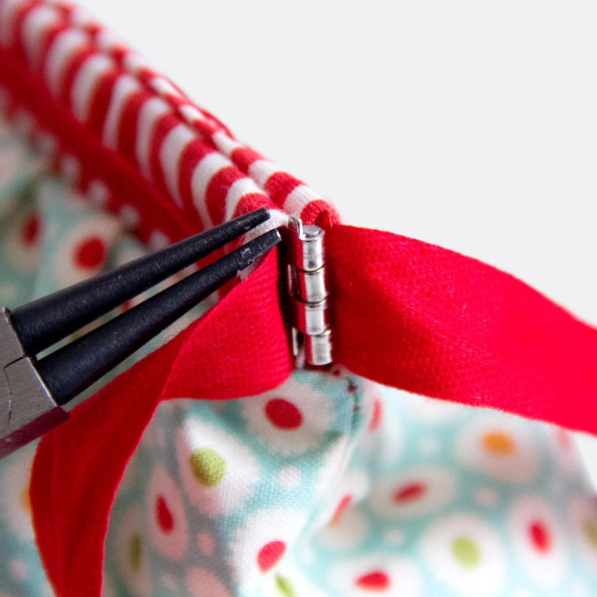 Federverschluss Taschenverschluss Scharnier Zange befestigen