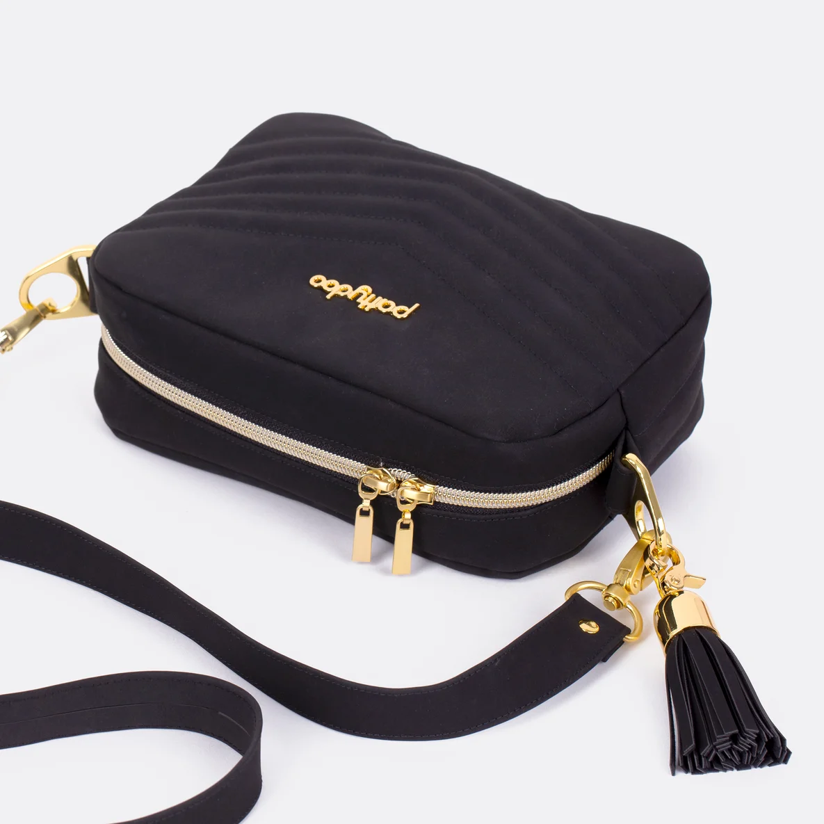 Schultertasche Adora Kunstleder Used schwarz edel