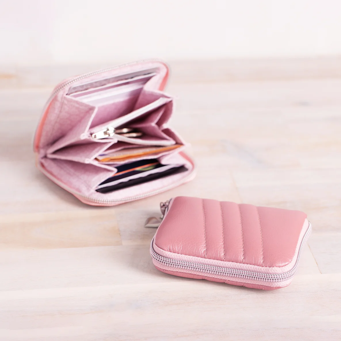 Kunstleder Rose glänzend Reißverschluss Nude Schnittmuster Geldbörse