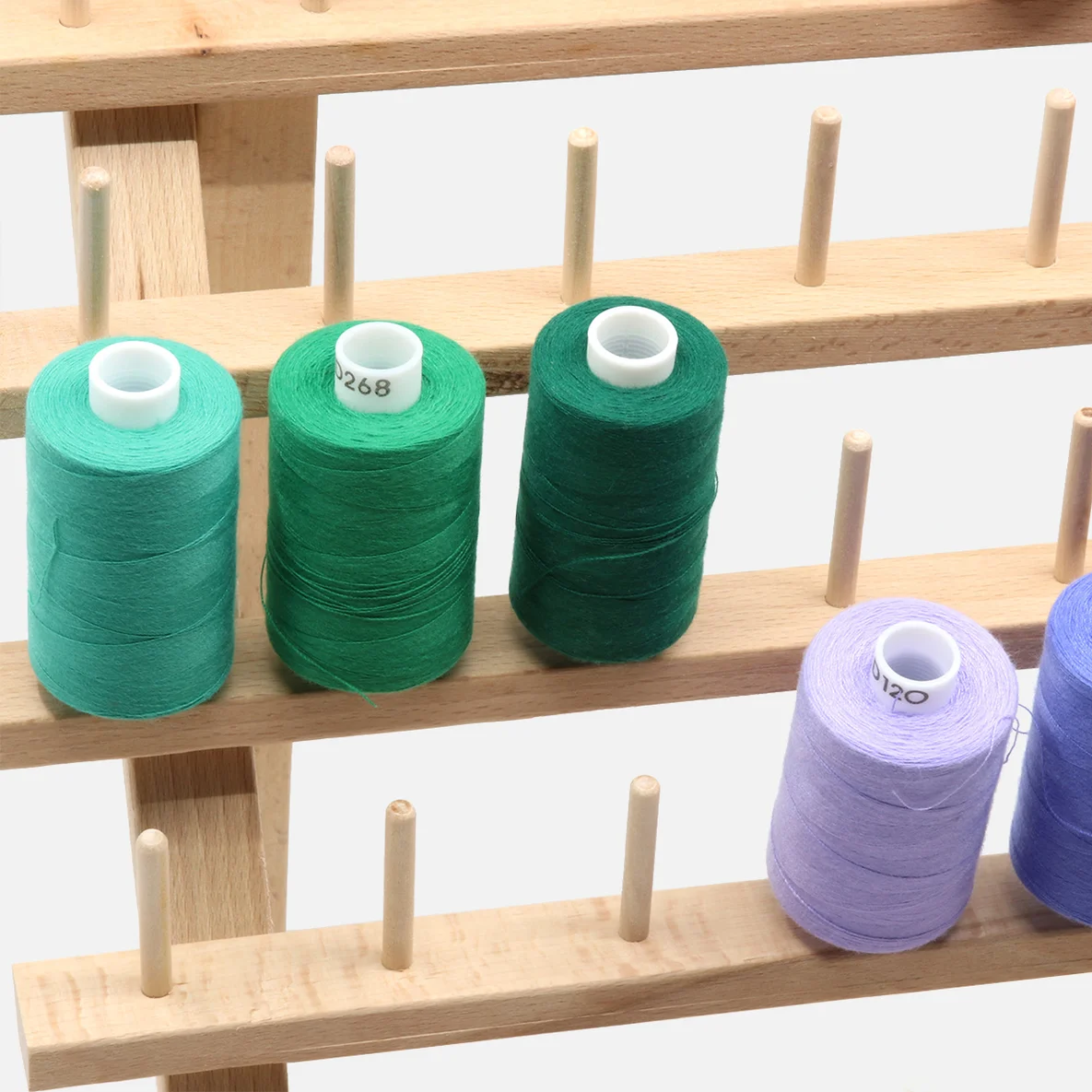  Garnrollenhalter aus Holz