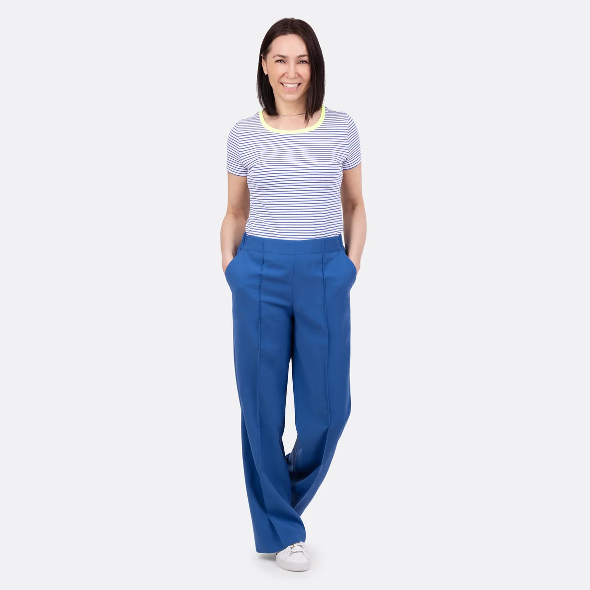 Schnittmuster Damenhose aus Viskose- Tencelstoff mit T-shirt