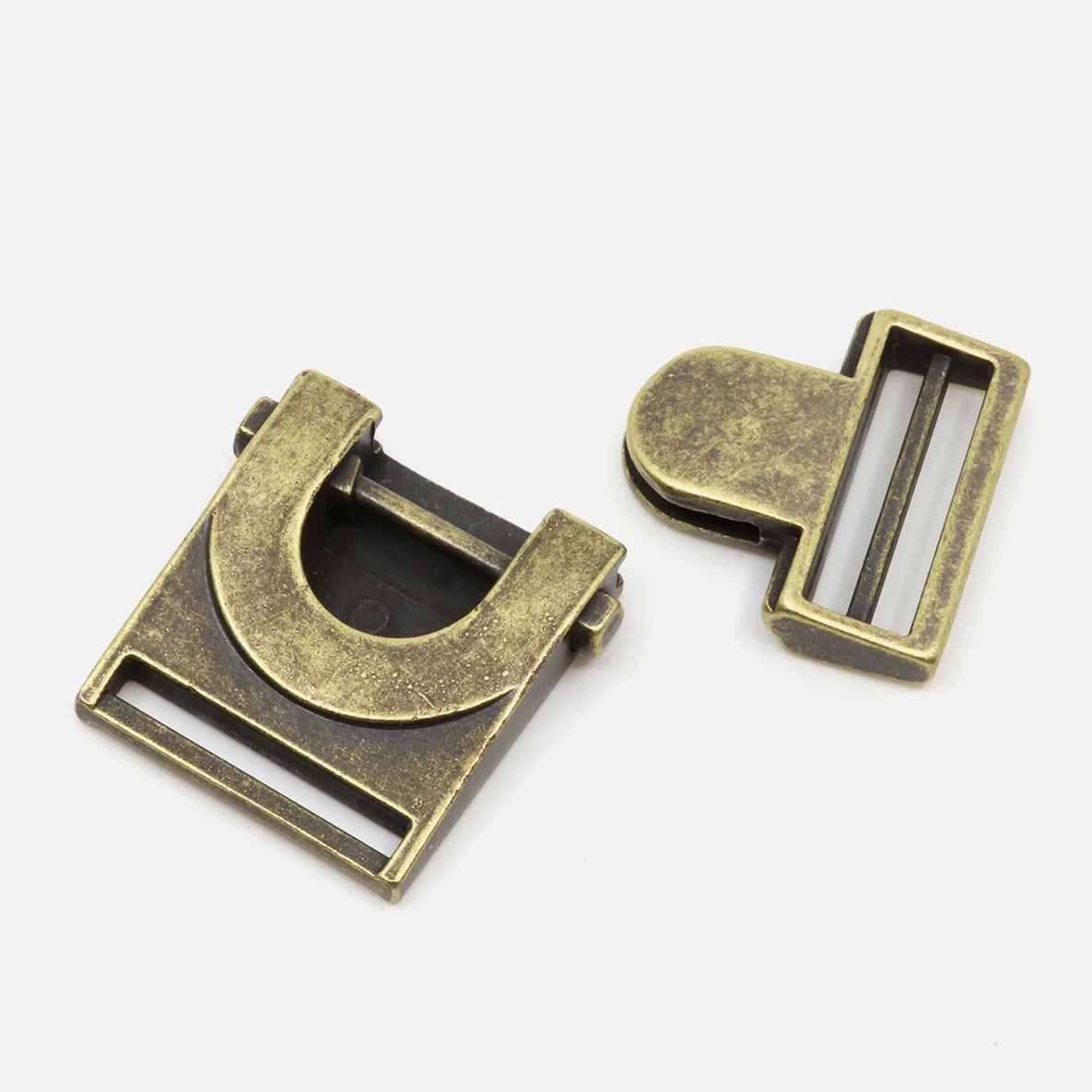 Steckschließe 25mm Messing