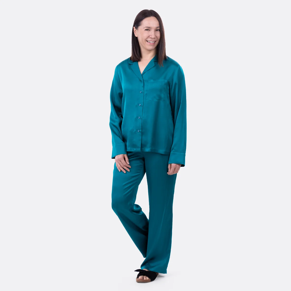 Schnittmuster "Hope" aus Viskose Satin in Petrolgrün