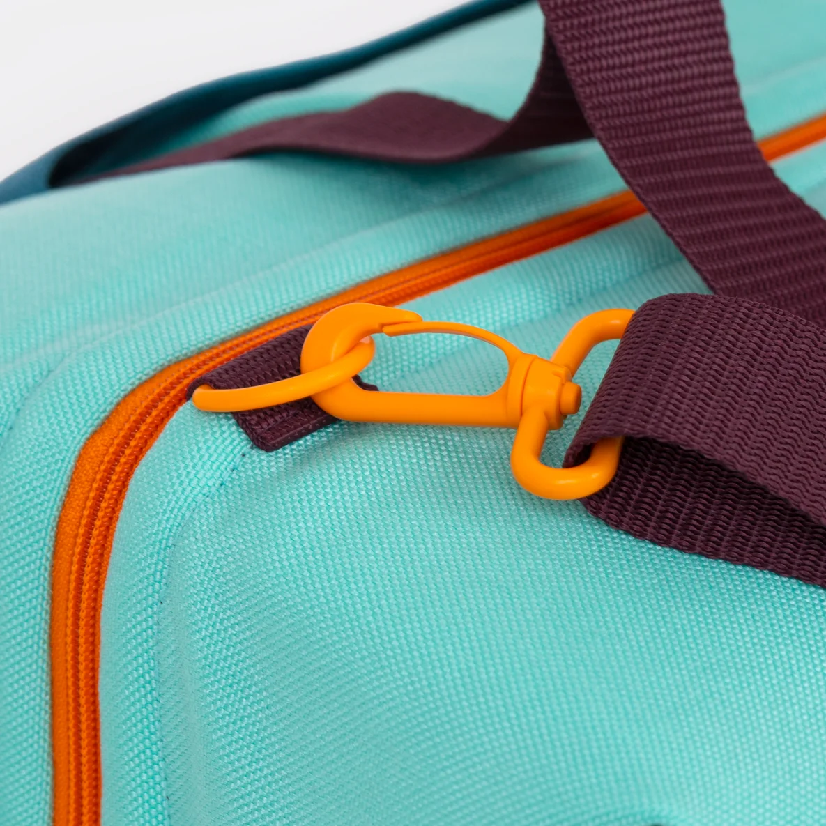 Karabiner Orange an Weekender "Harry"