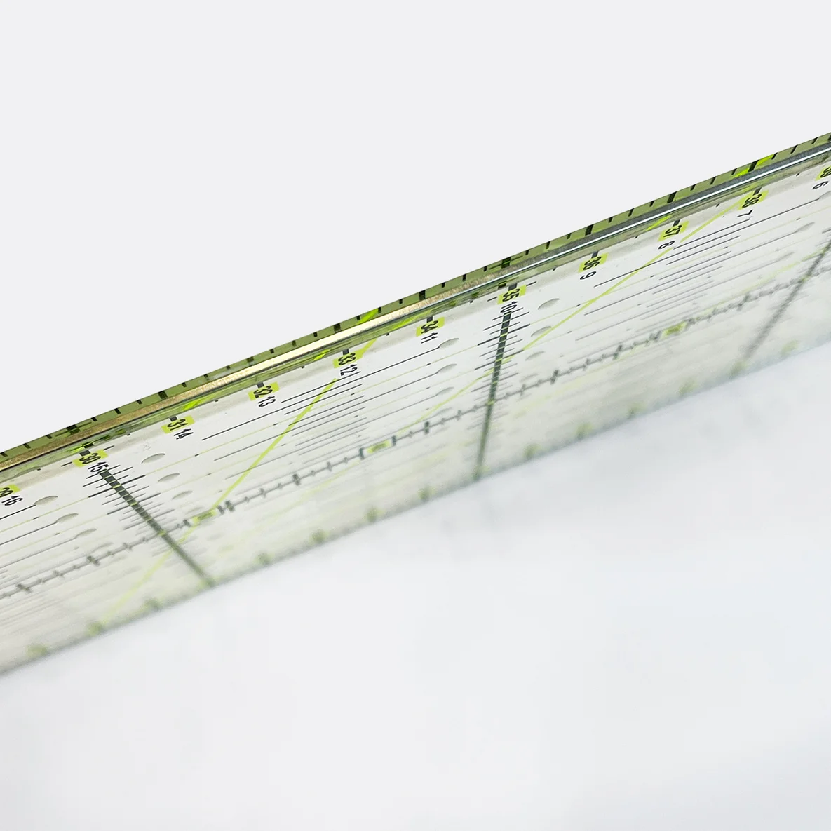 Patchwork Lineal mit Metallkante 45x10cm