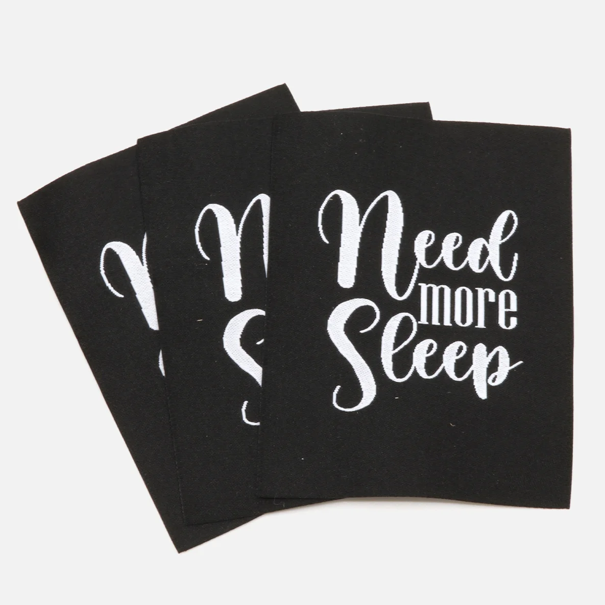 Webetikett "Need more sleep" XL