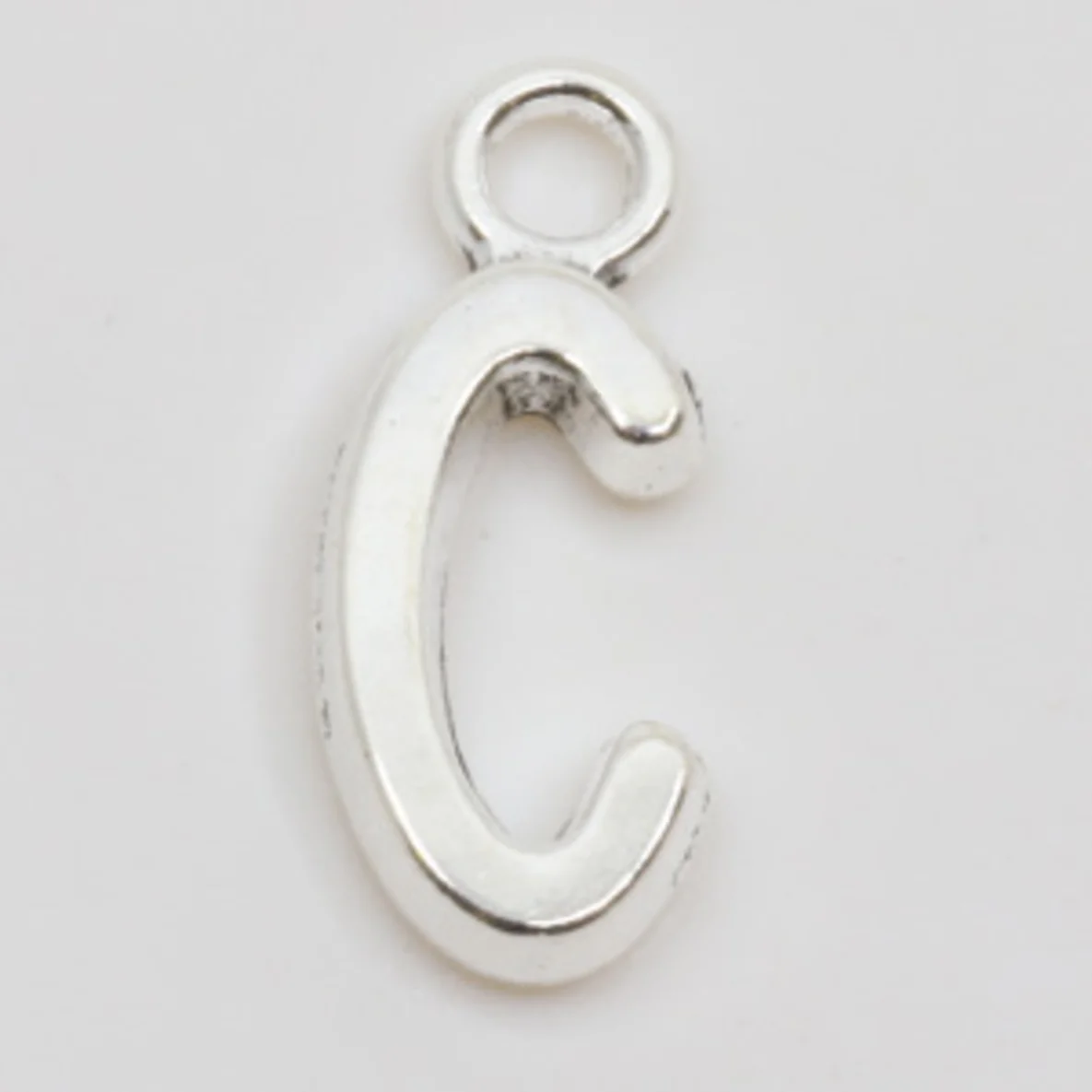 Charm-Anhänger in Buchstaben-Form: C