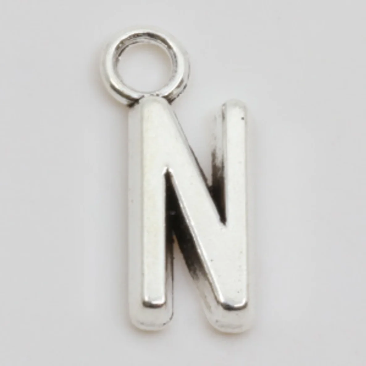 Charm-Anhänger in Buchstaben-Form: N