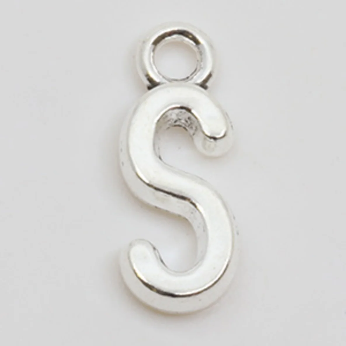 Charm-Anhänger in Buchstaben-Form: S