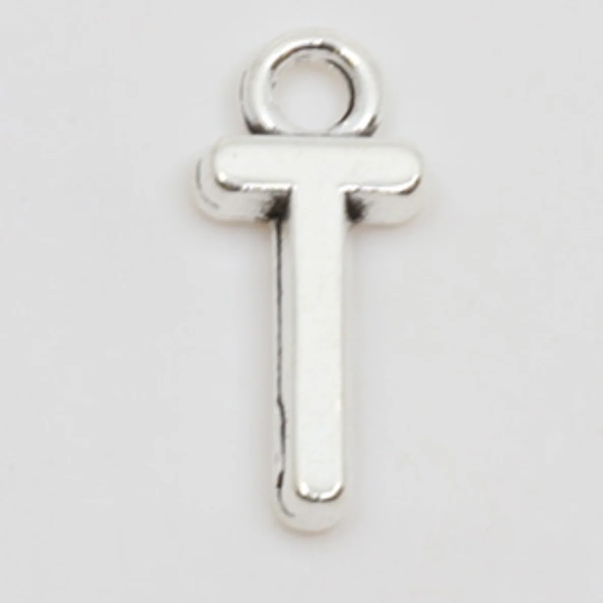 Charm-Anhänger in Buchstaben-Form: T