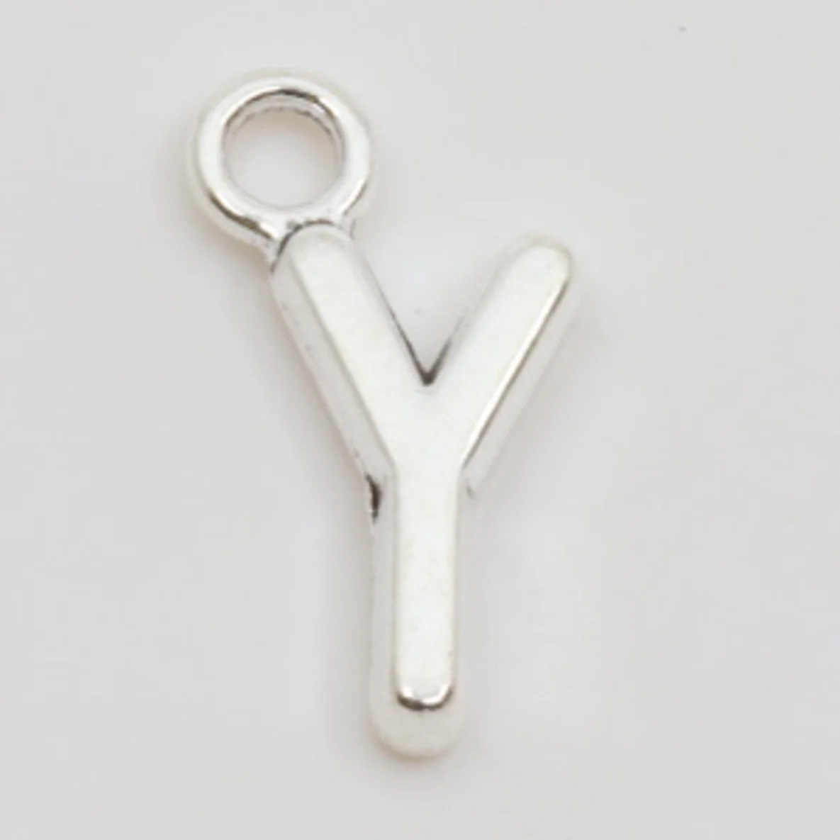 Charm-Anhänger in Buchstaben-Form: Y