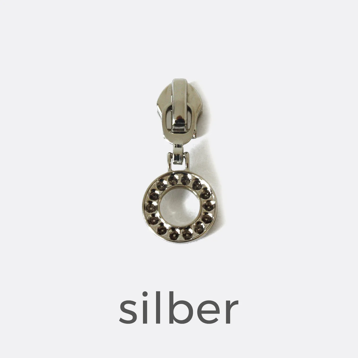 Zipper mit Ring-Anhänger in Silber