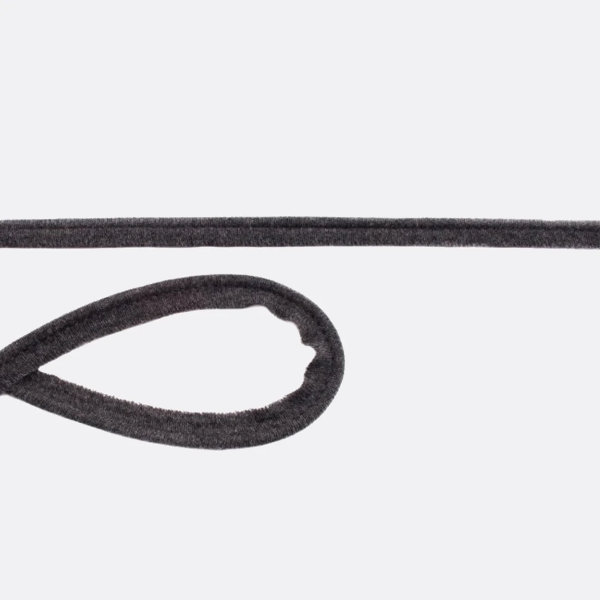 Elastisches Paspelband aus Baumwolljersey in Dunkelgrau