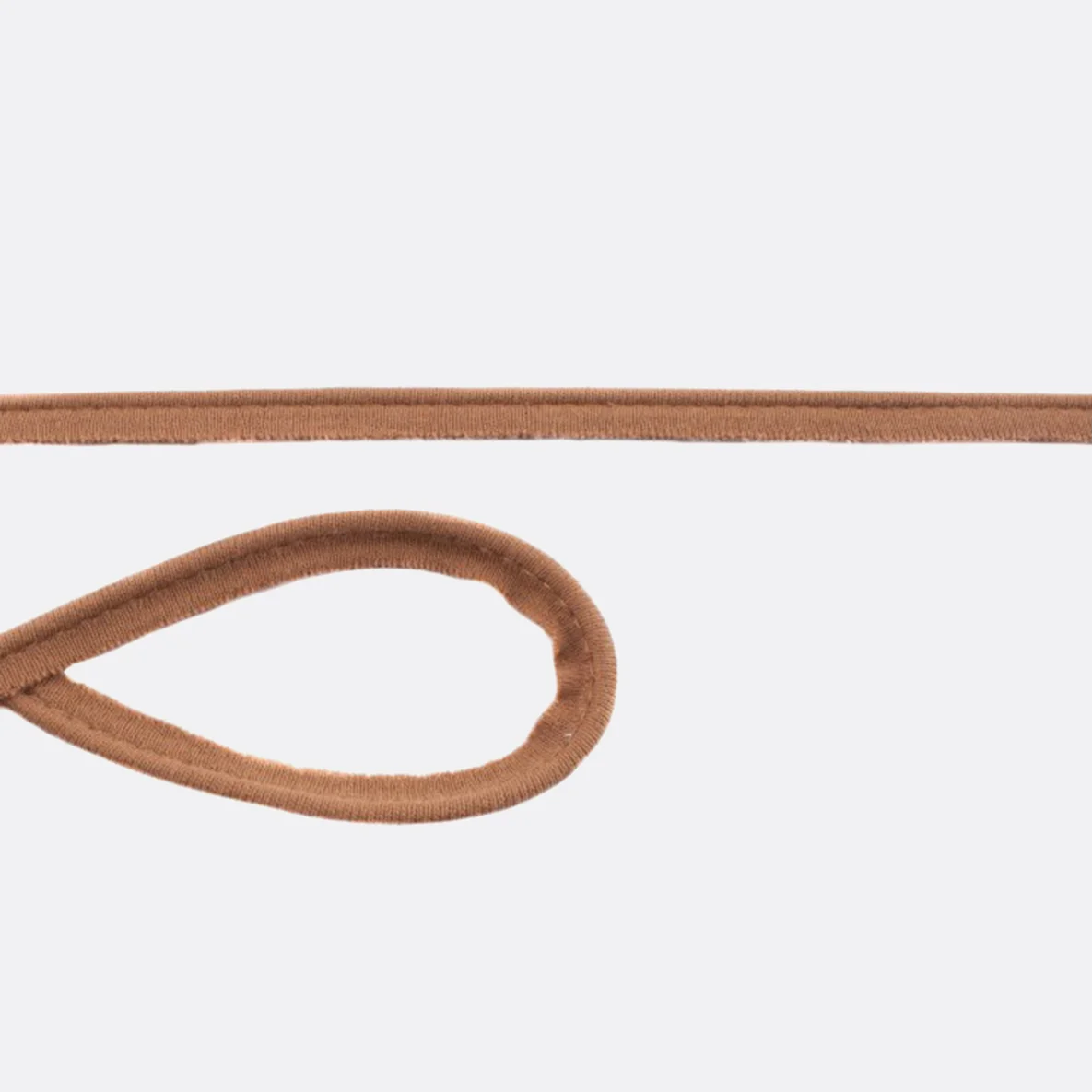 Elastisches Paspelband aus Baumwolljersey in Hellbraun