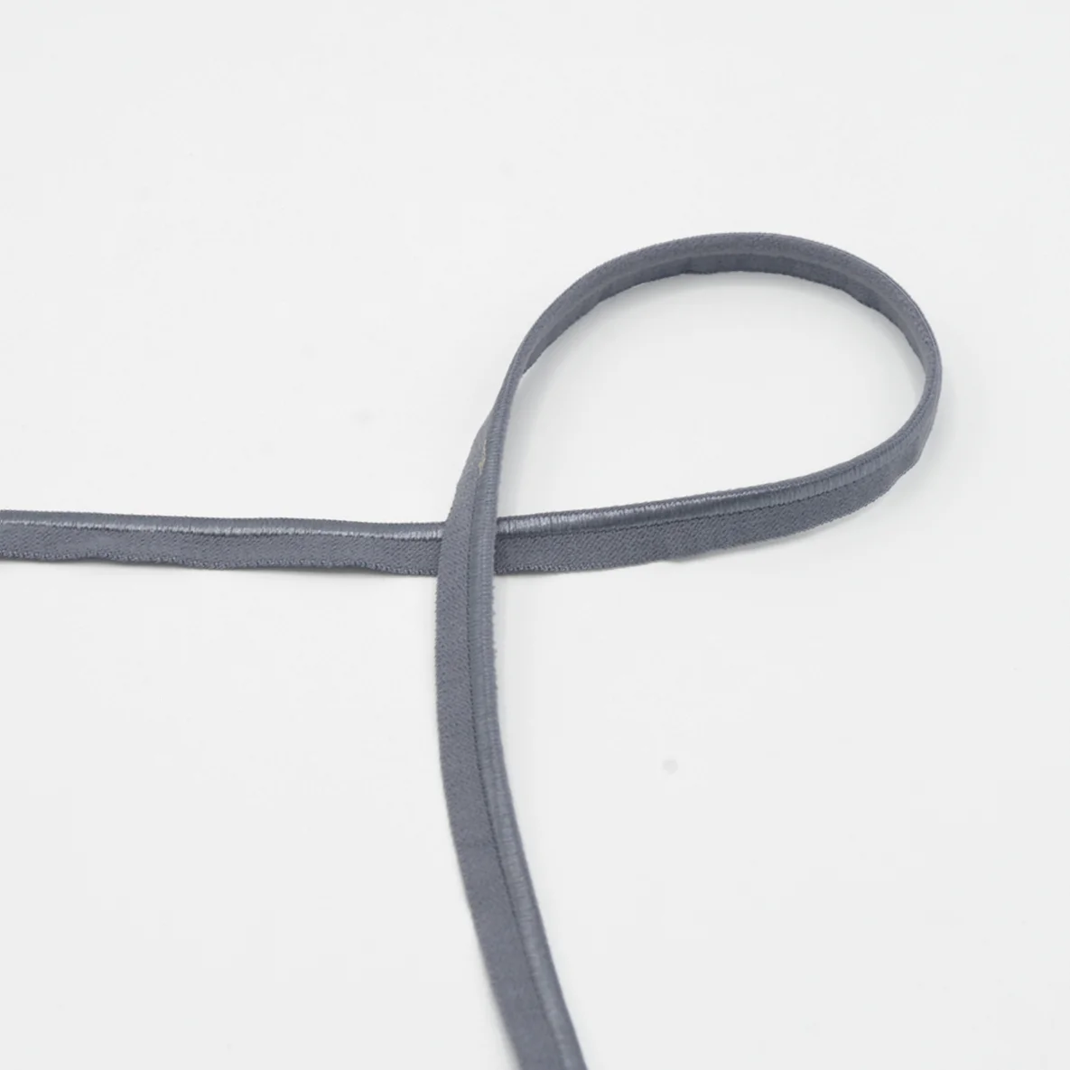 Elastisches Paspelband, 10 mm breit, in Grey