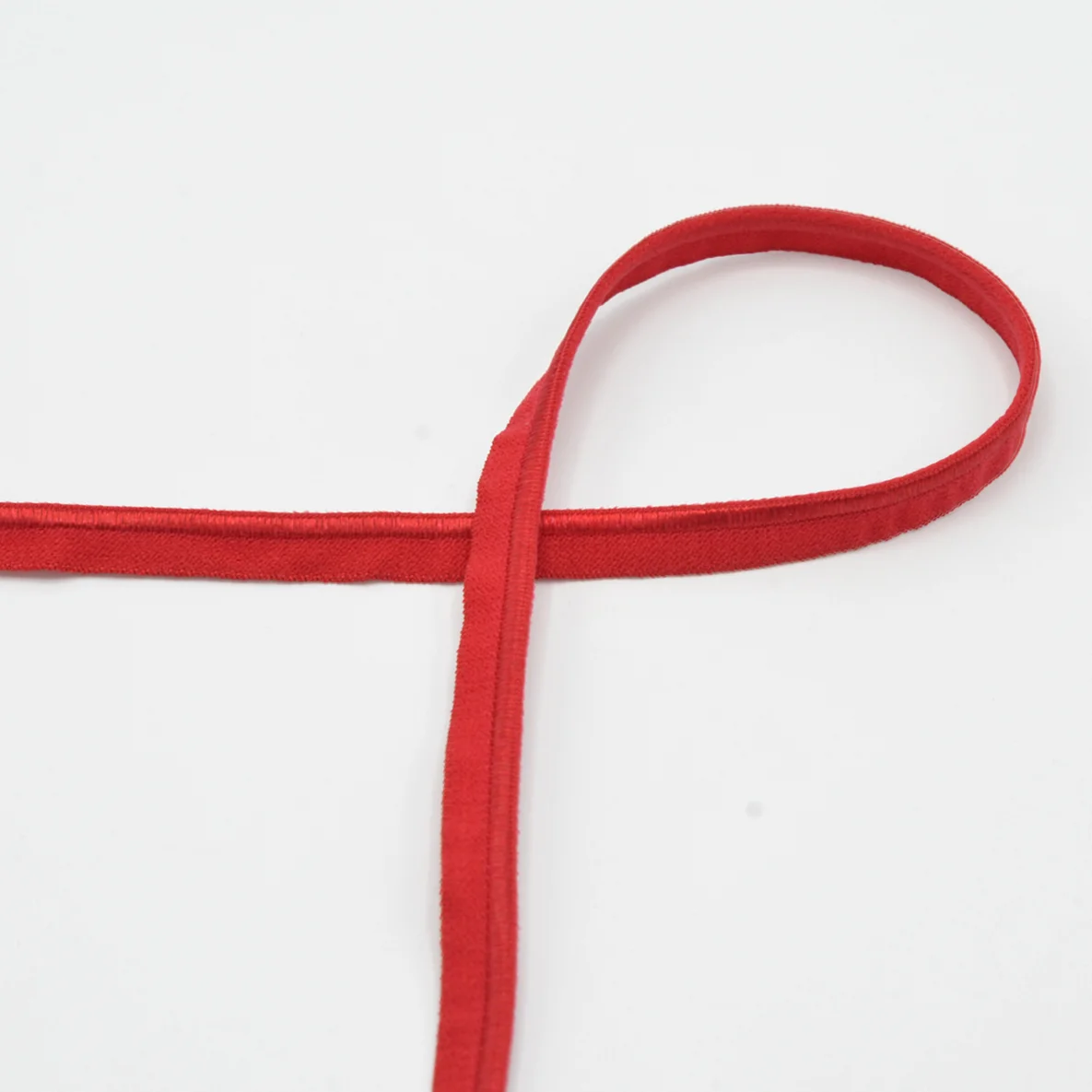 Elastisches Paspelband, 10 mm breit, in Red