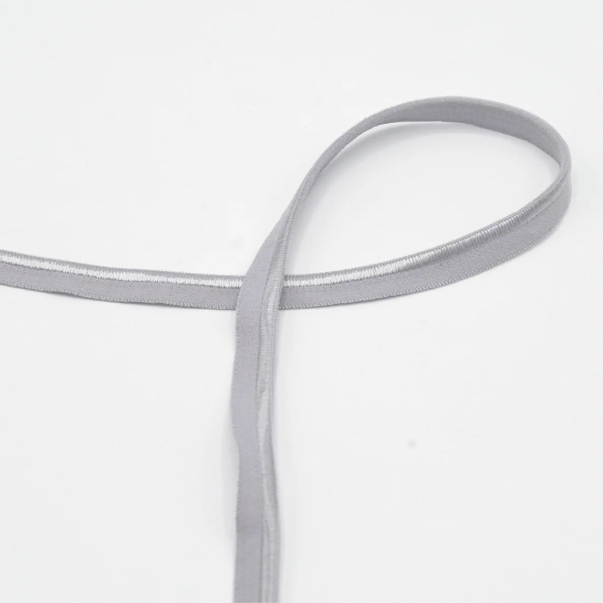 Elastisches Paspelband, 10 mm breit, in Silver