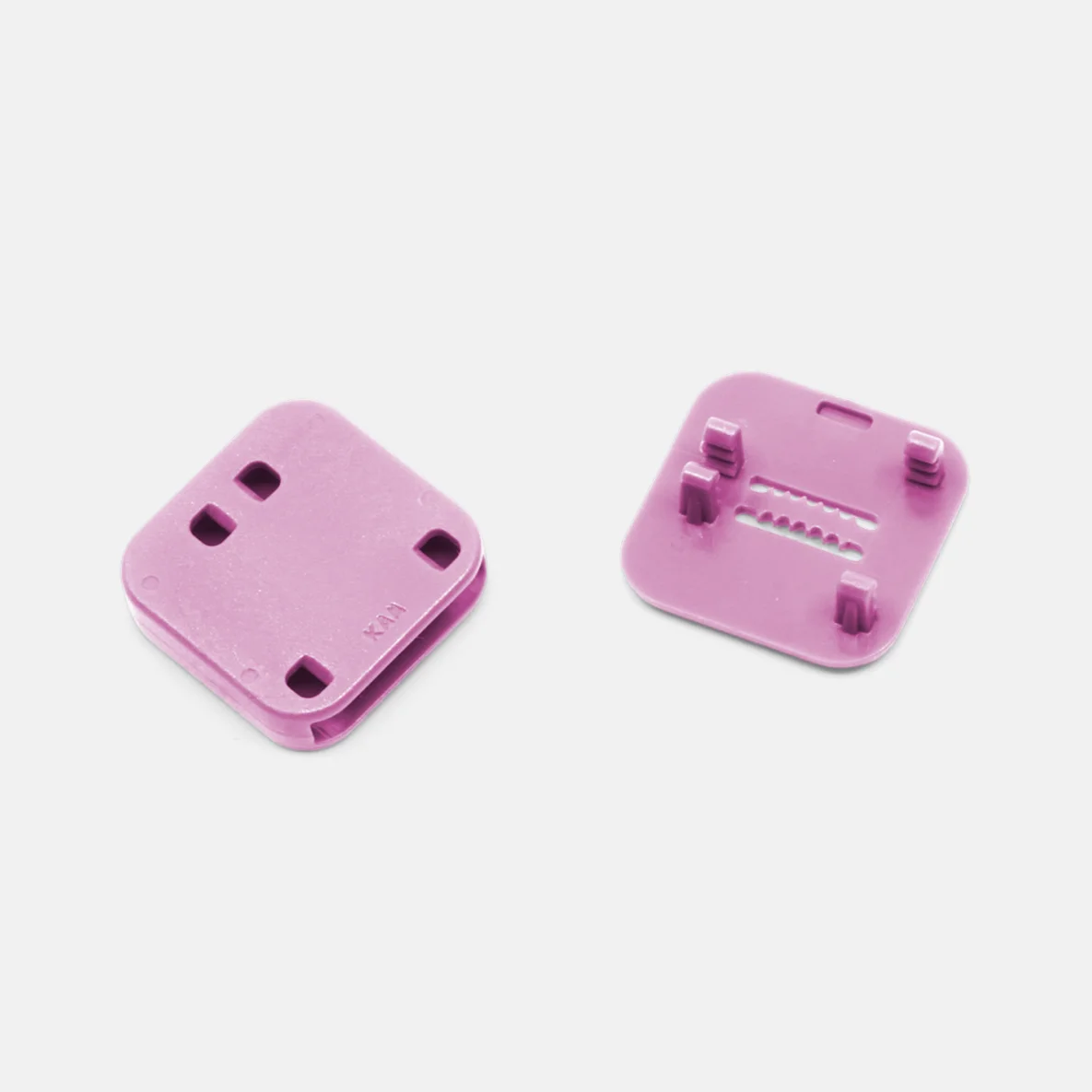 4 Stück Taschenbodennägel aus Kunststoff, Rückseite, in kräftigem Rosa