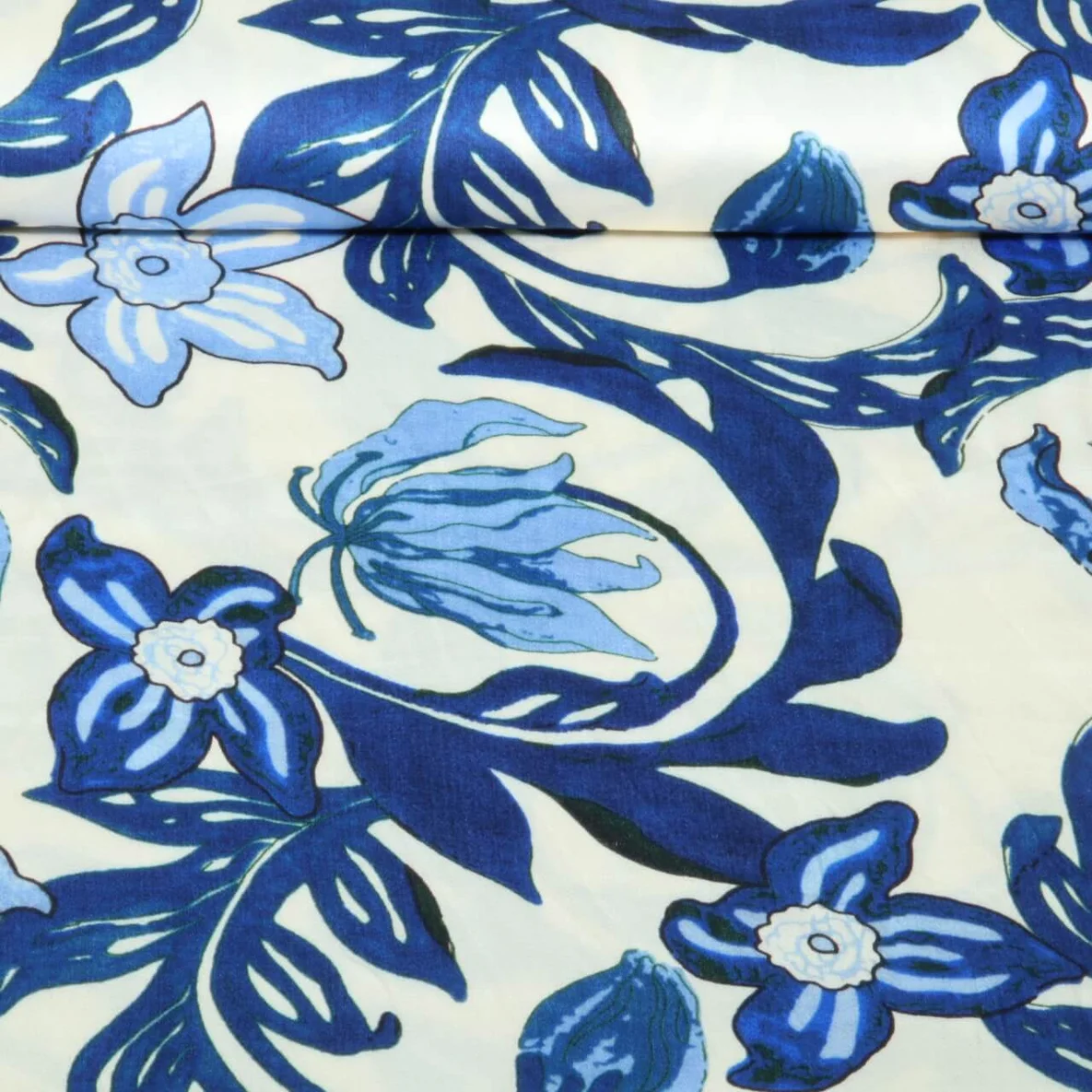  Viskose Satin  Digitaldruck Große Blätter Blüten Ecru Kobalt