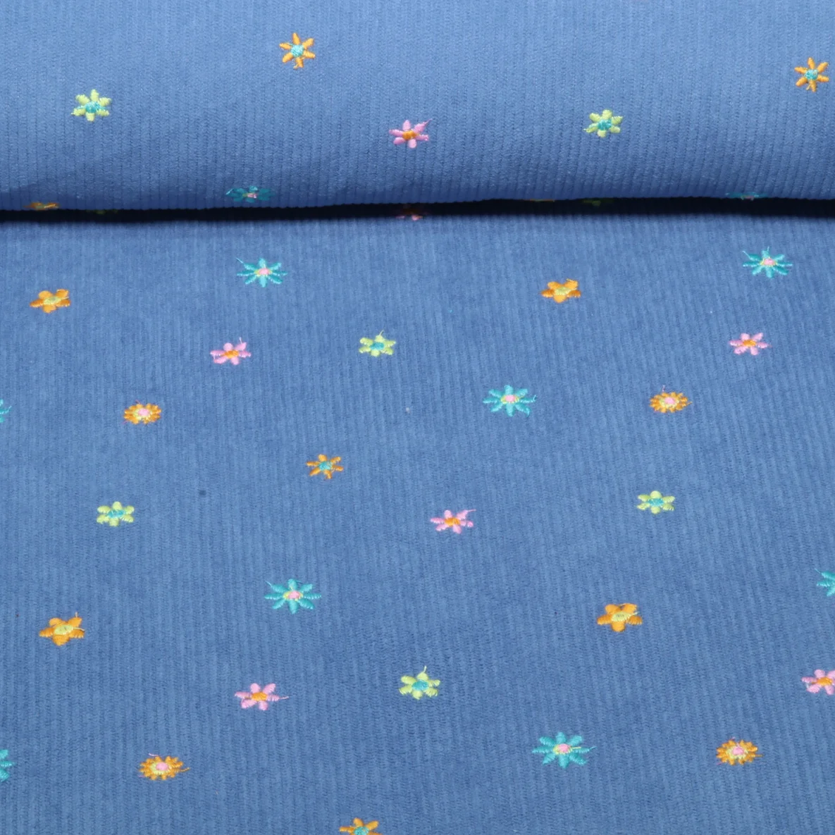Babycord Bestickt Blüten Jeansblau