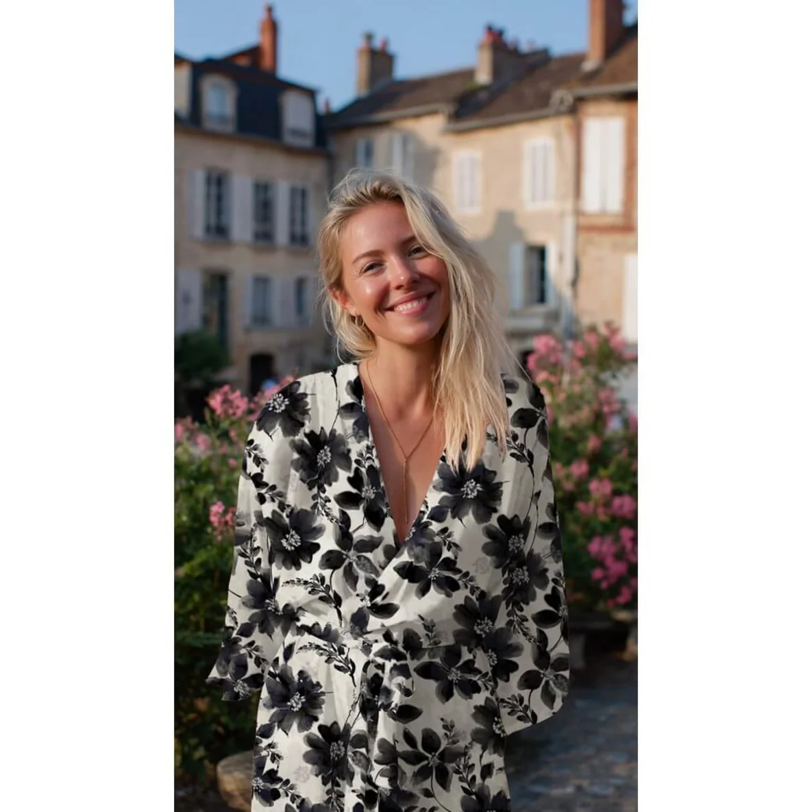 Baumwoll-Viskose Digitaldruck Blumen Schwarz