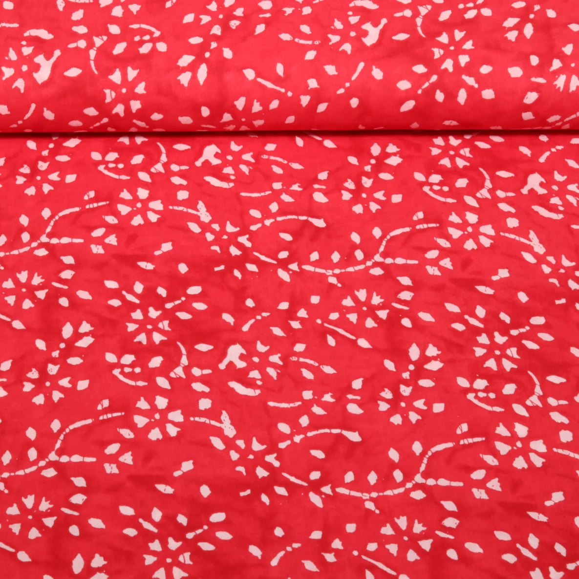 Baumwoll-Voile Batik Blumenranken Rot