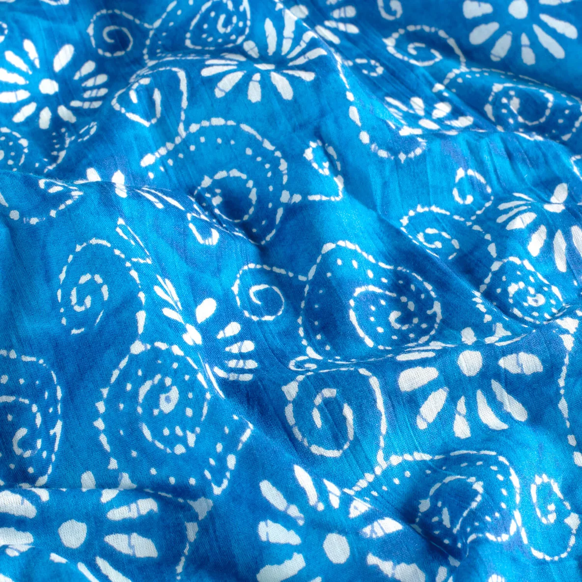 Baumwollvoile Batik Blumen Blau