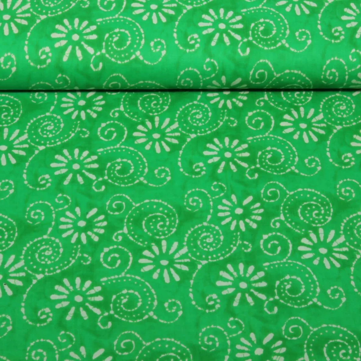 Baumwollvoile Batik Blumen Grün