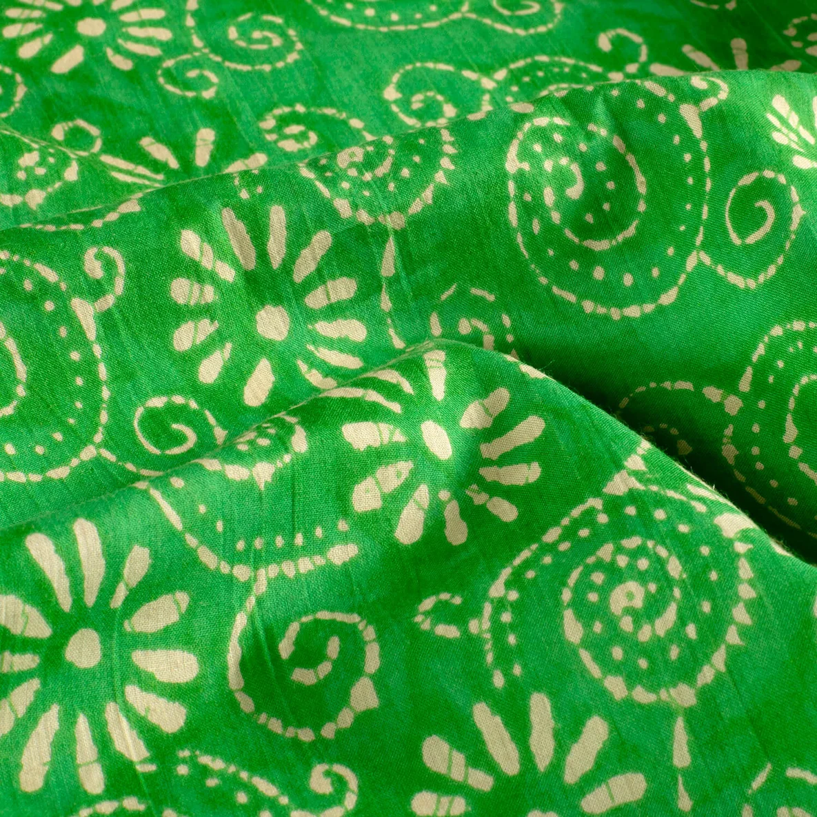 Baumwollvoile Batik Blumen Grün