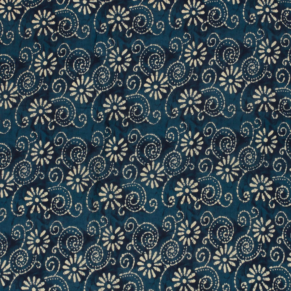 Baumwollvoile Batik Blumen Navy