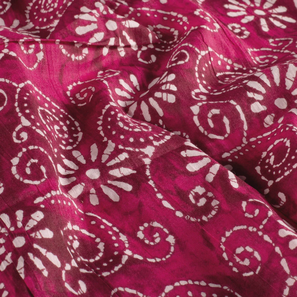 Baumwollvoile Batik Blumen Pink