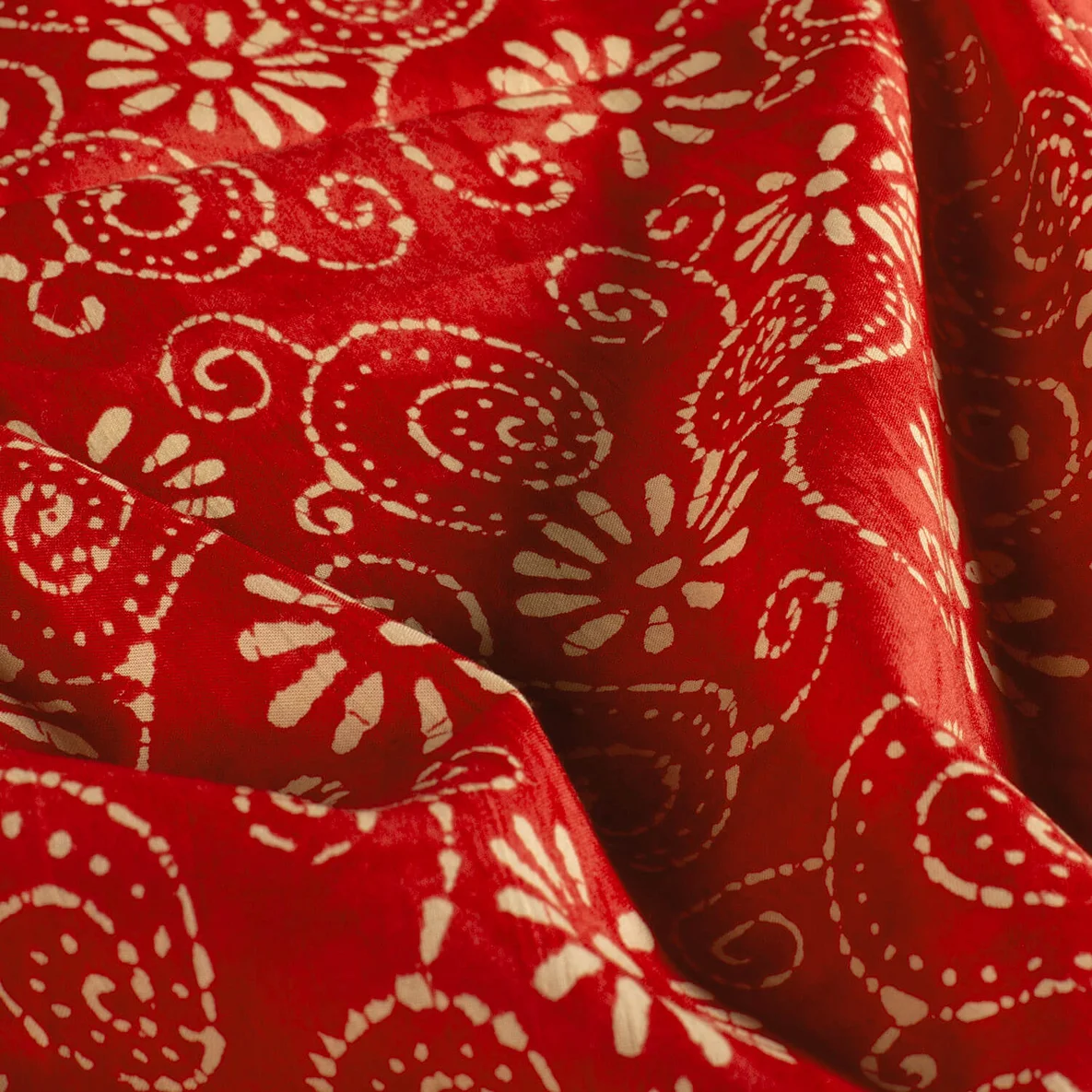 Baumwollvoile Batik Blumen Rot