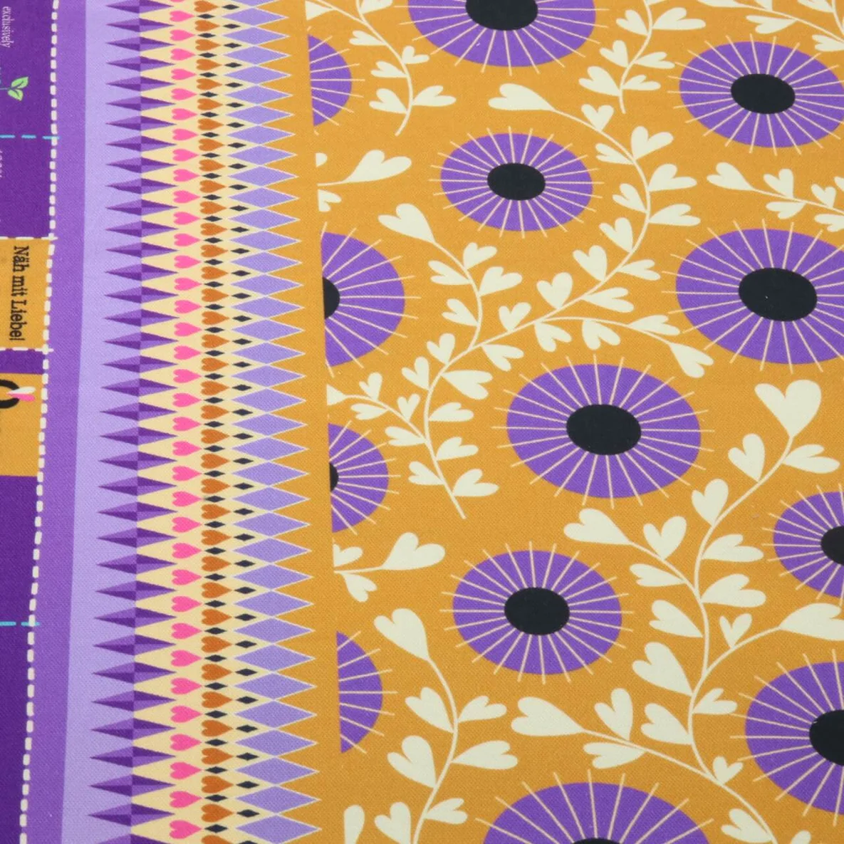 Bio Canvas "Queen Of Hearts" Court Garden Gelb