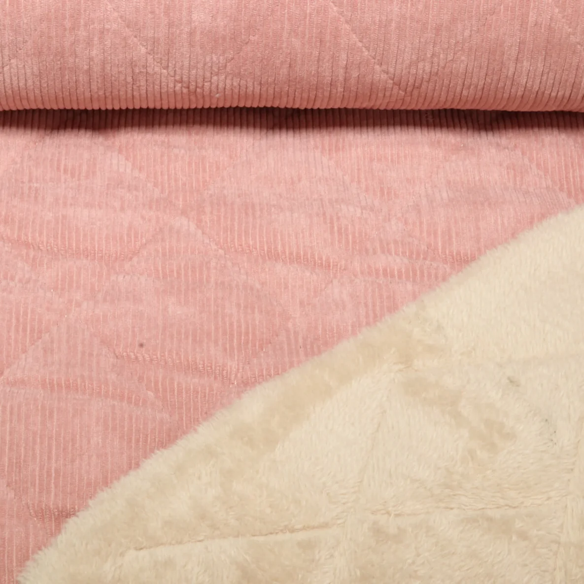 Breitcord Kunstfell Gesteppt Altrosa Ecru