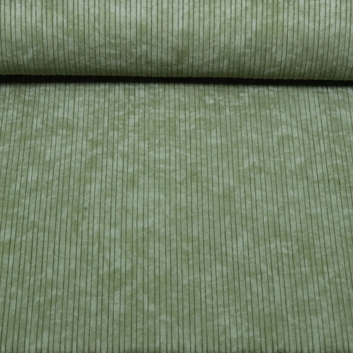 Breitcord Stretch High Low Grün