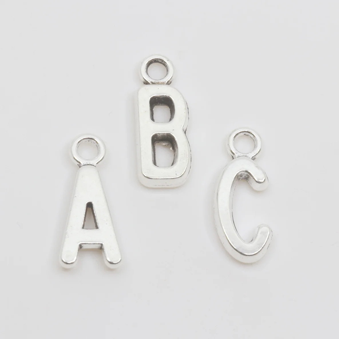 Charm Anhänger Buchstabe 1Stück