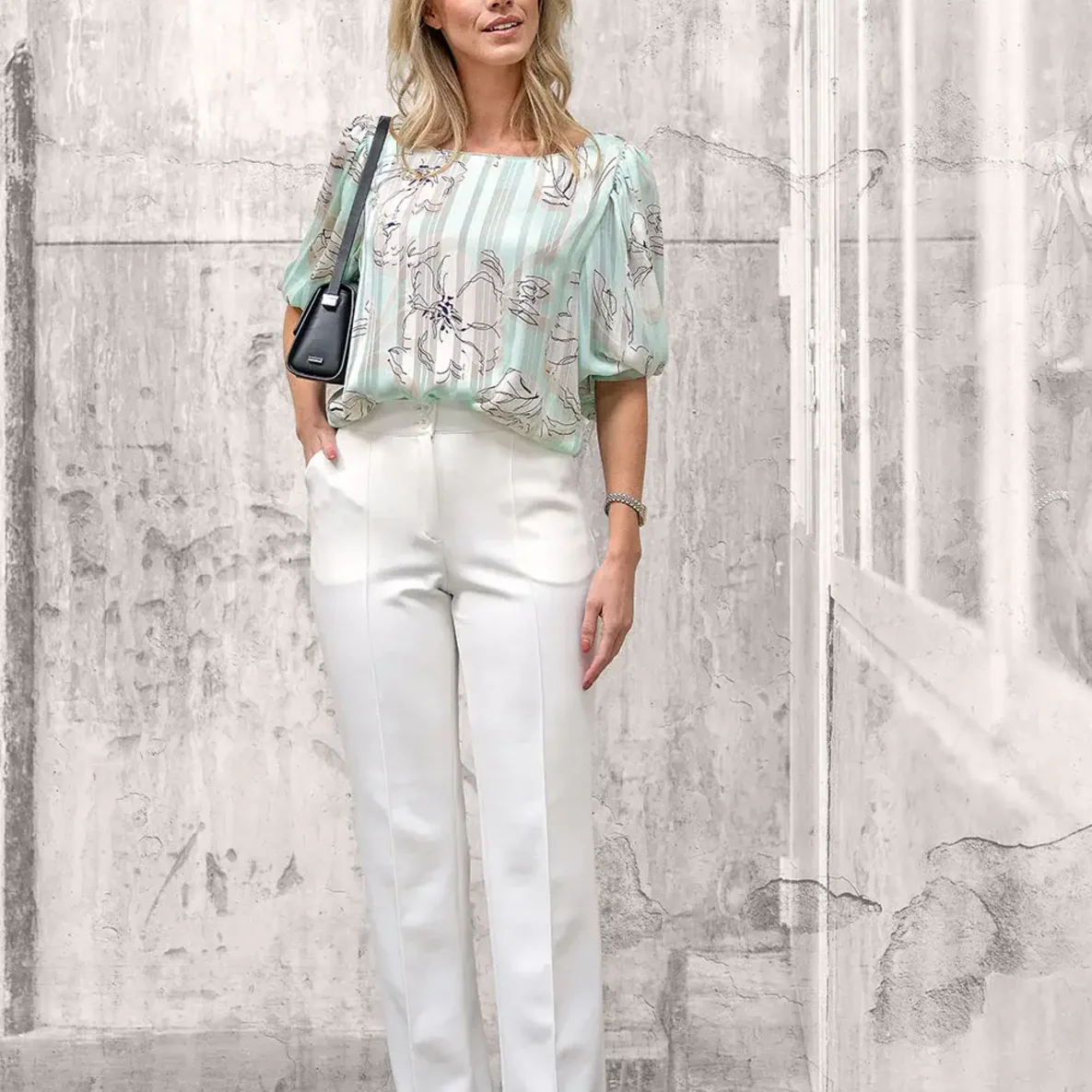 Chiffon Blumen und Streifen Mint Transparent