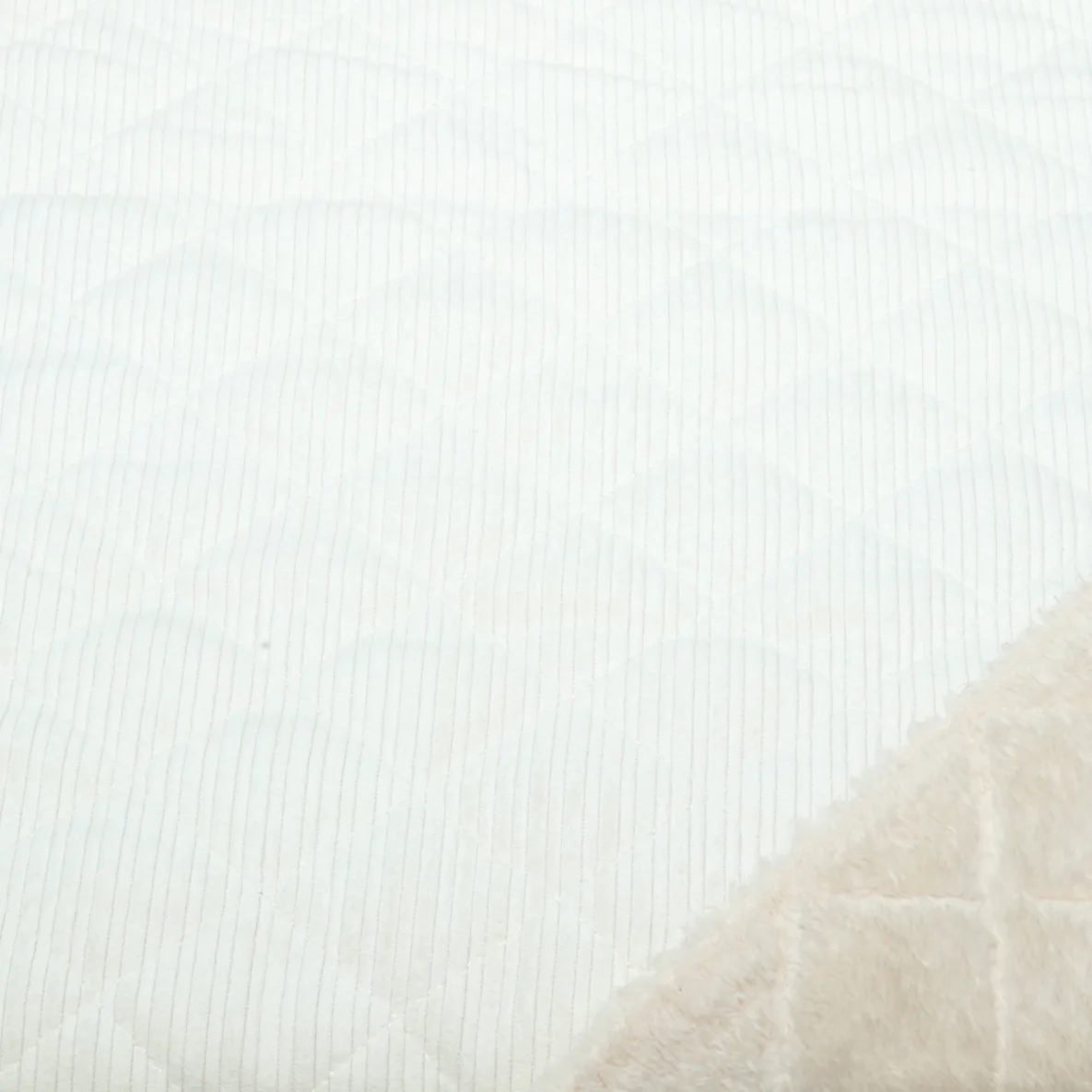 Cord Teddy Quiltkaros Ecru