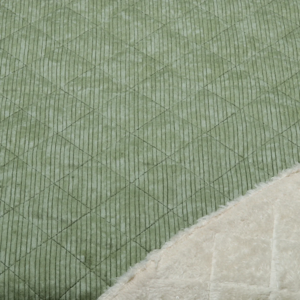 Cord Teddy Quiltkaros Grün
