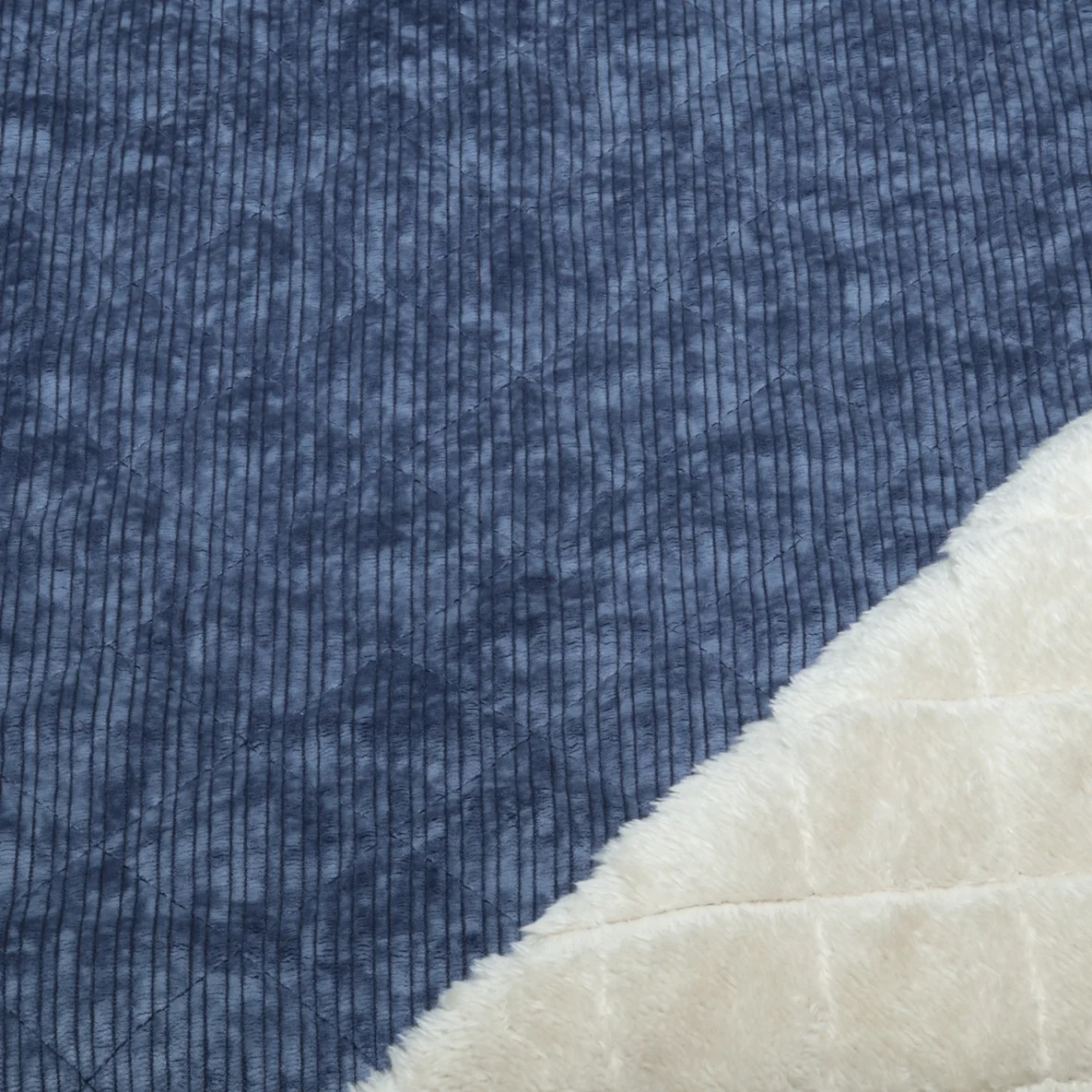 Cord Teddy Quiltkaros Jeansblau