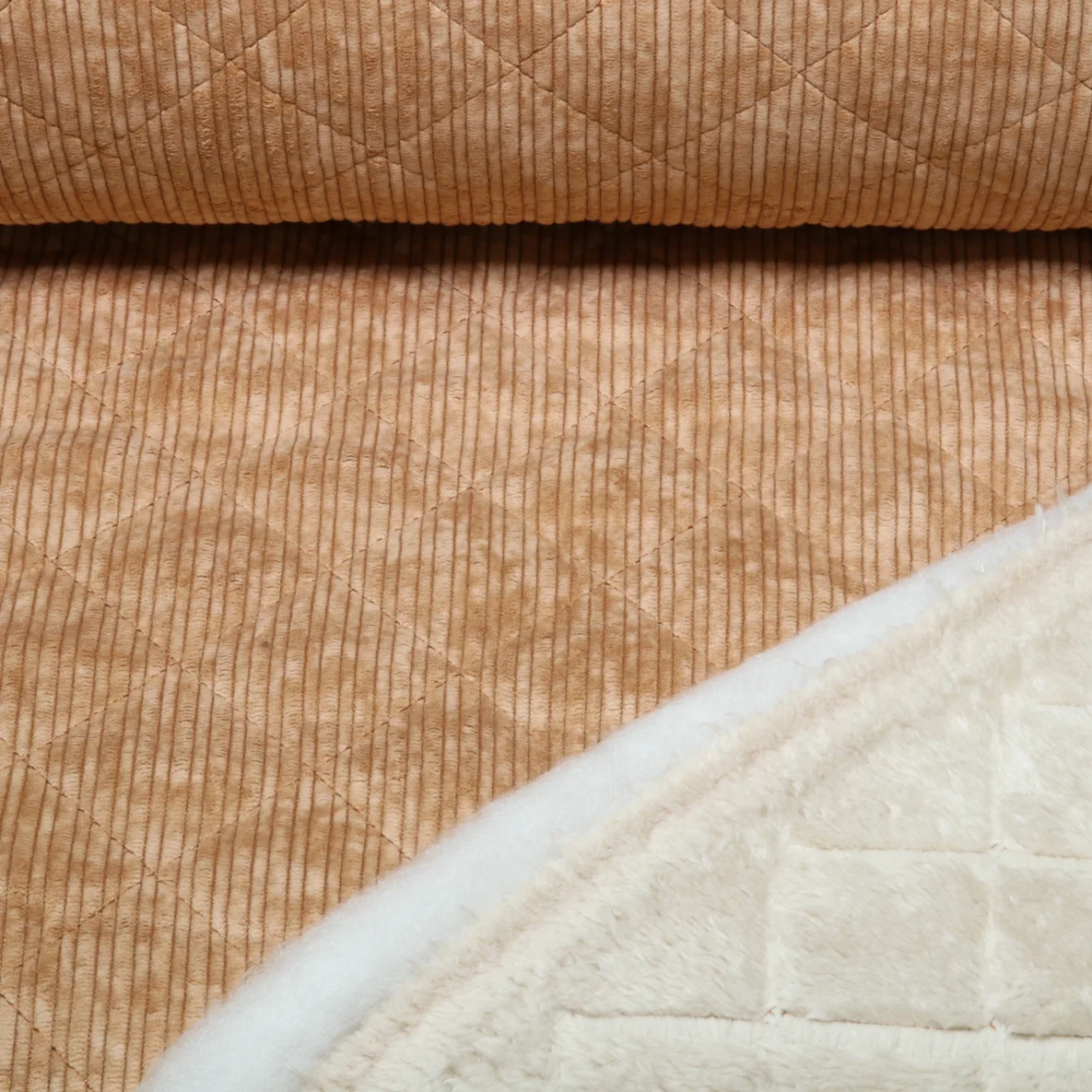 Cord Teddy Quiltkaros Karamell