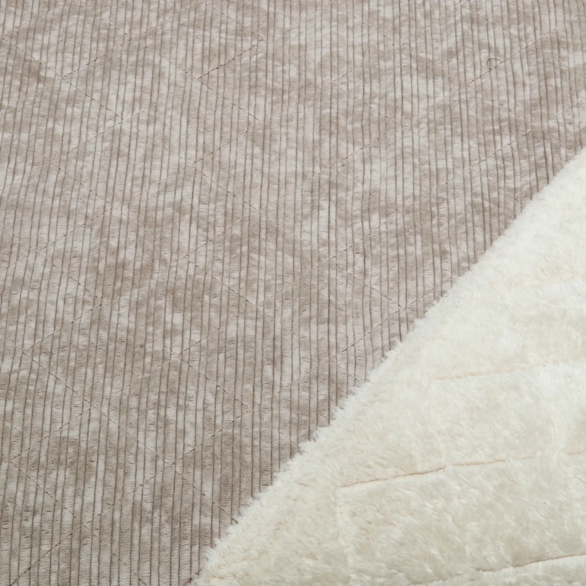 Cord Teddy Quiltkaros Taupe