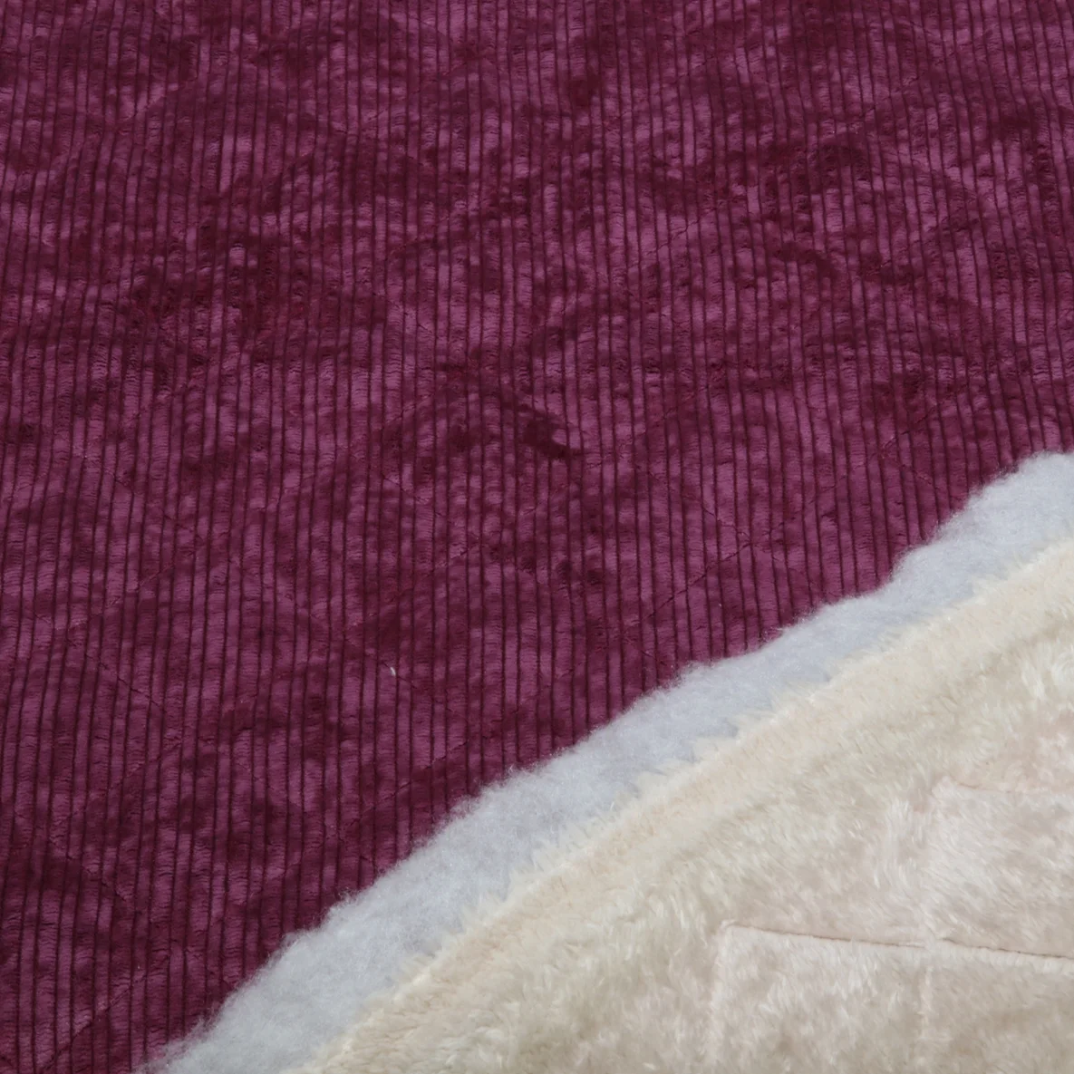 Cord Teddy Quiltkaros Weinrot