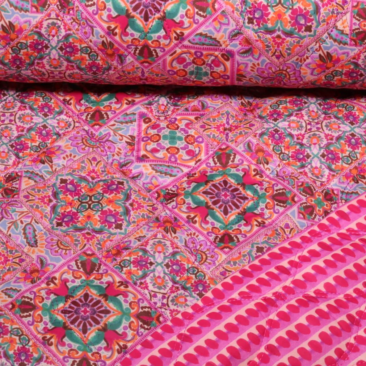 Gesteppter Jackenstoff Digital Patchwork Rosa