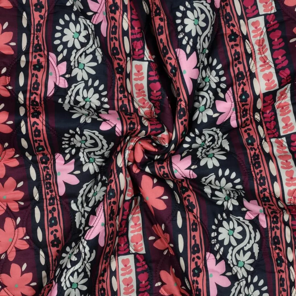 Gesteppter Jackenstoff Doubleface Blumen Lila