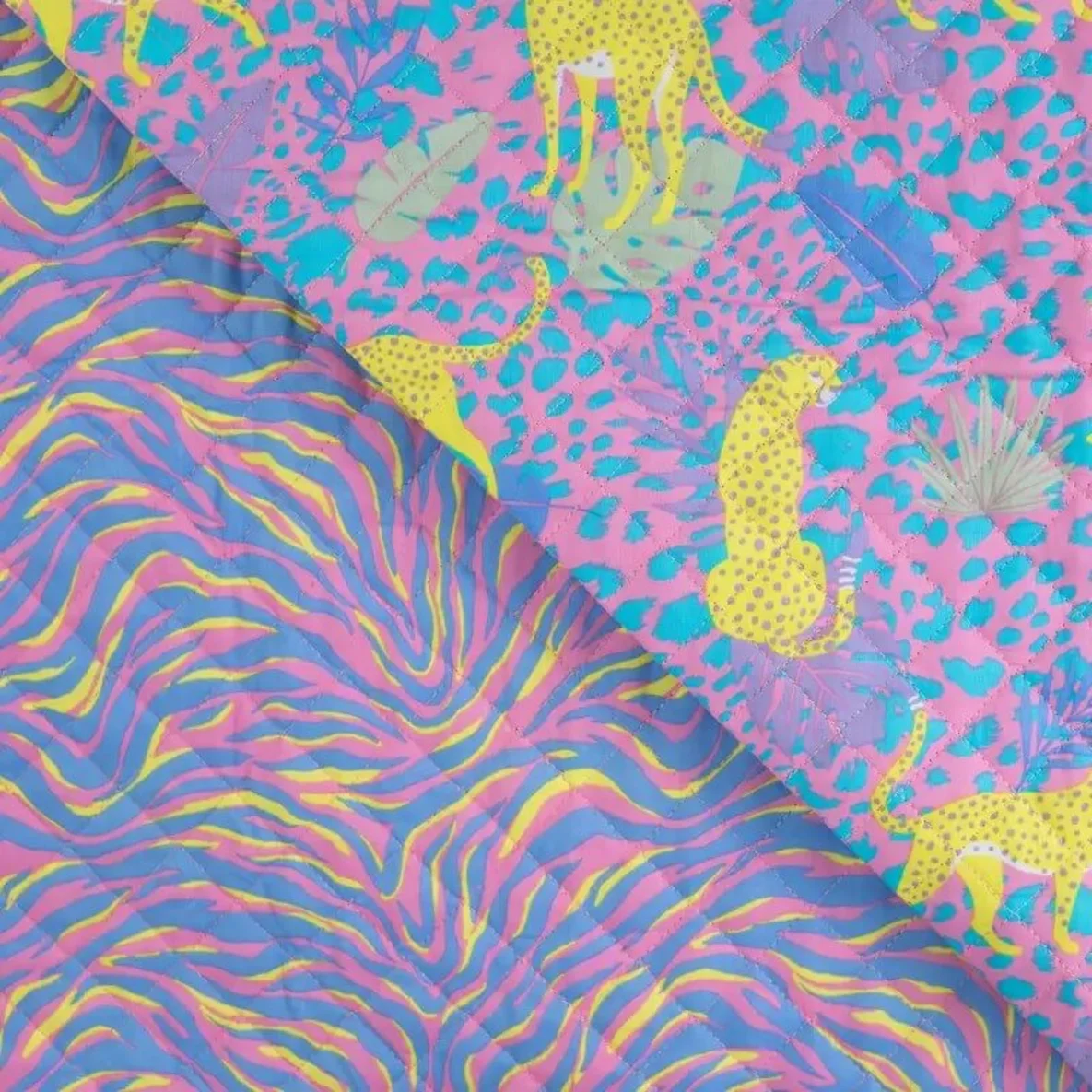 Gesteppter Jackenstoff Doubleface Tiger & Zebra Rosa