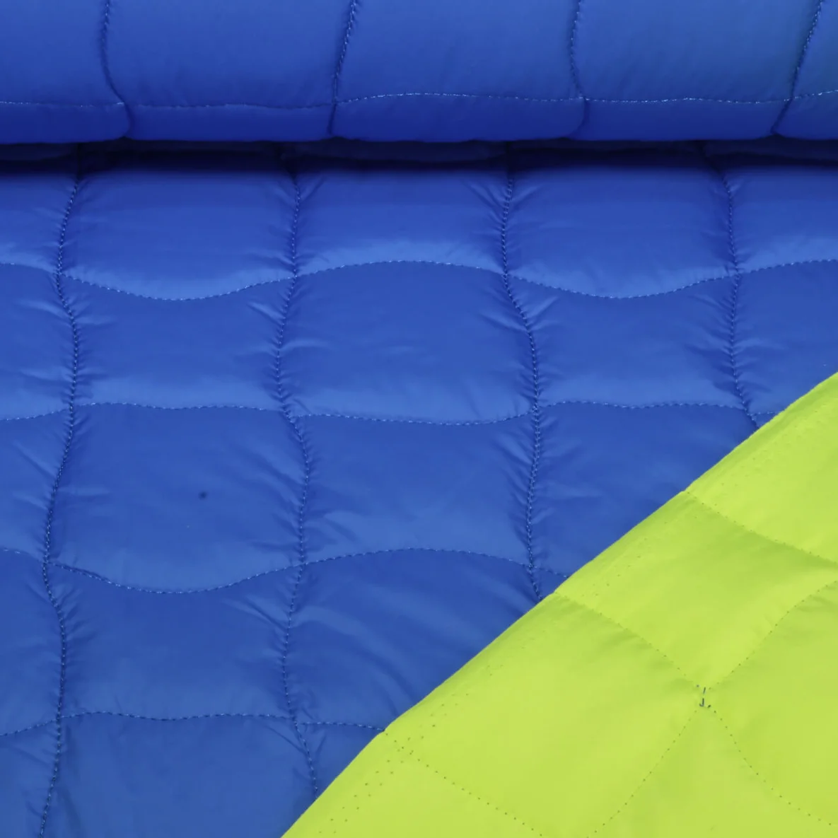 Gesteppter Jackenstoff Quadrate Blau Neon Gelb