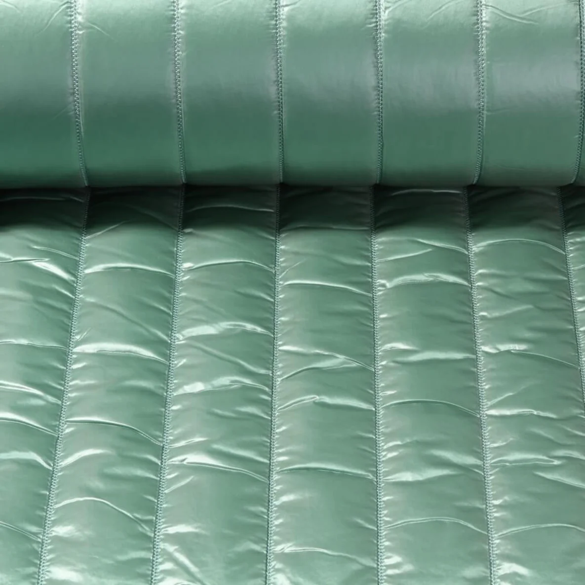 Steppstoff Glänzend Streifen Uni Lindgrün