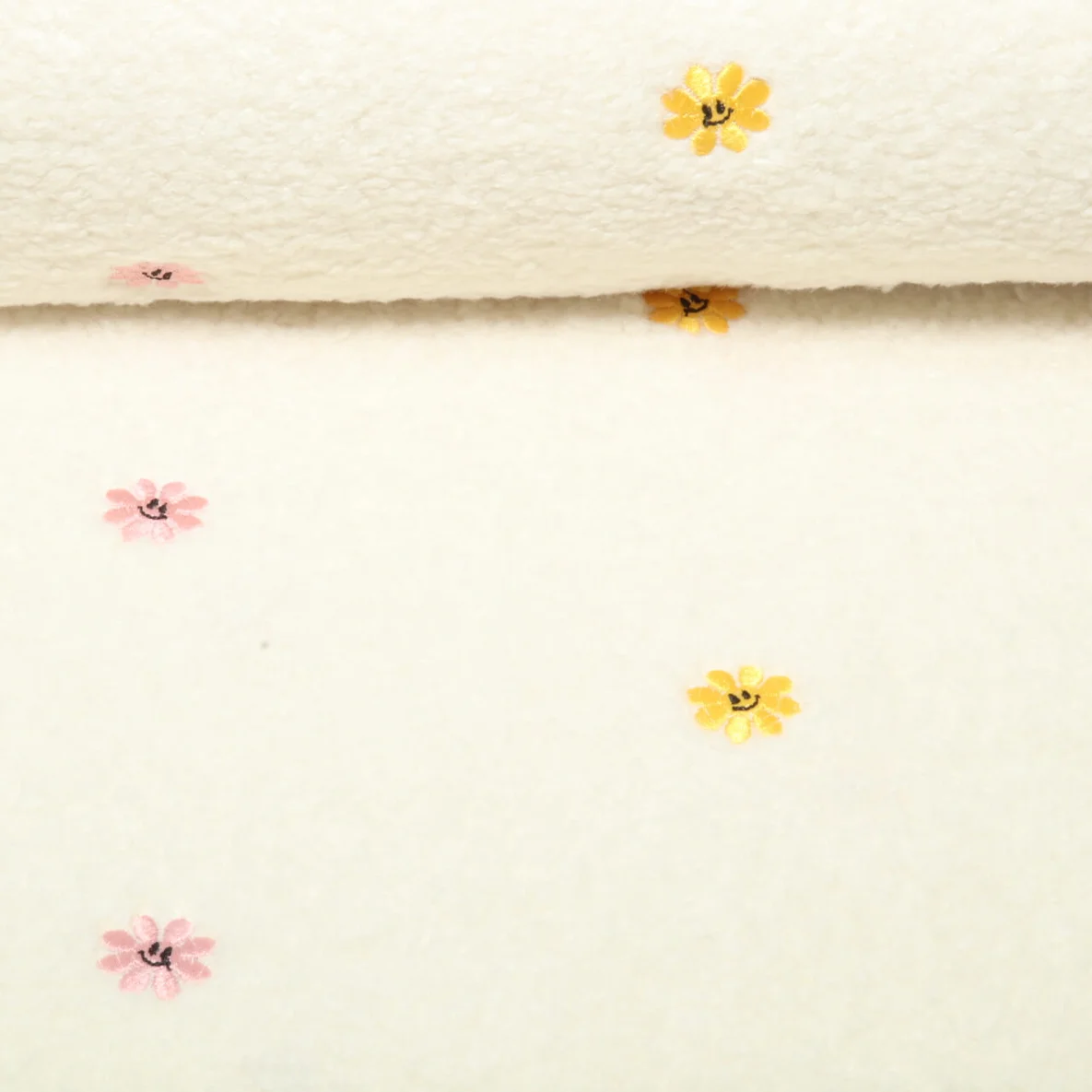 Teddystoff Bestickt  Blumen Ecru Gelb