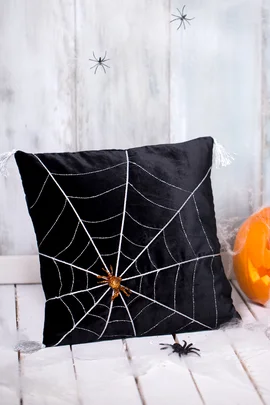 Schnittmuster Halloween Kissen mit Spinnennetz